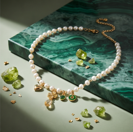 Golden Clover and Heart Pearl Necklace